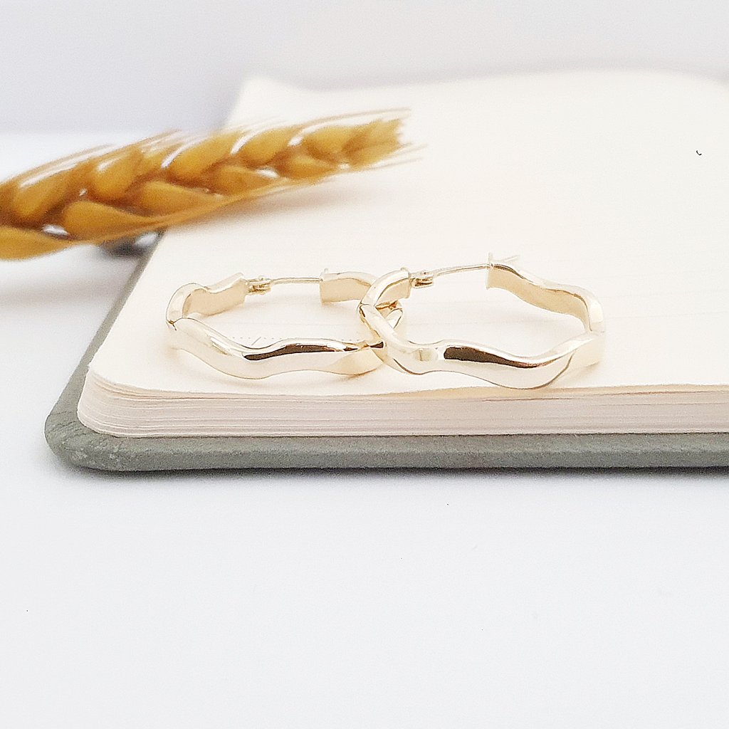 14 Ayar Altın Dalgalı Büyük Halka Küpe 638639